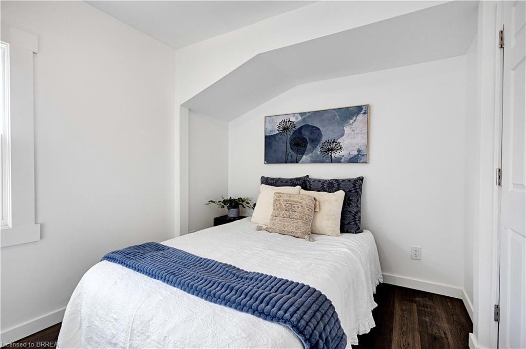 50 Morton Avenue, Brantford, ON - Indoor Photo Showing Bedroom
