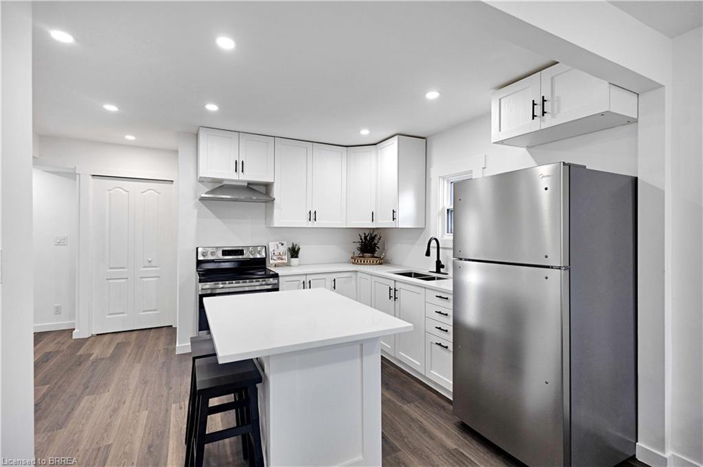 50 Morton Avenue, Brantford, ON - Indoor Photo Showing Kitchen