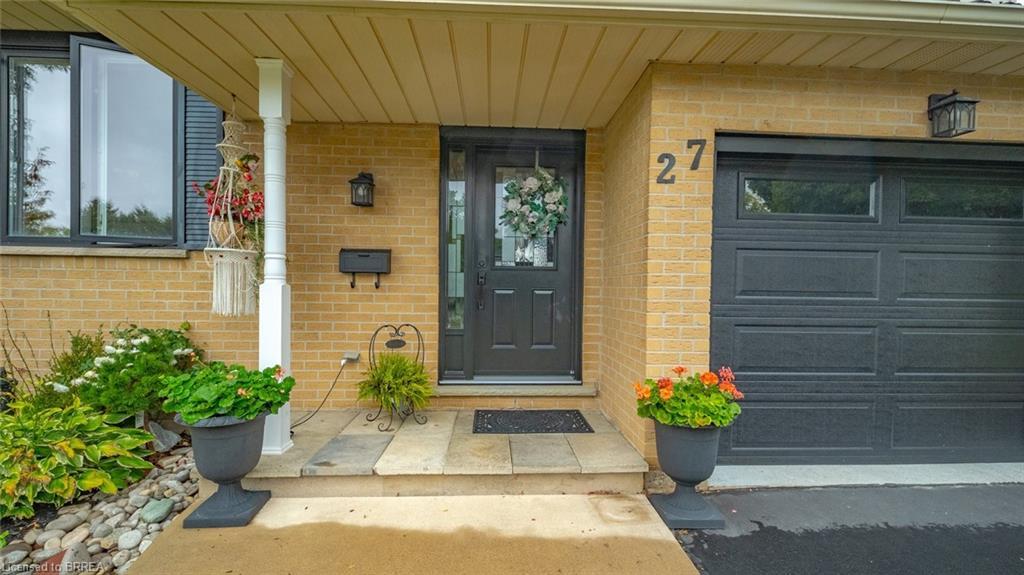 27 Gillin Road, Brantford, ON - Outdoor