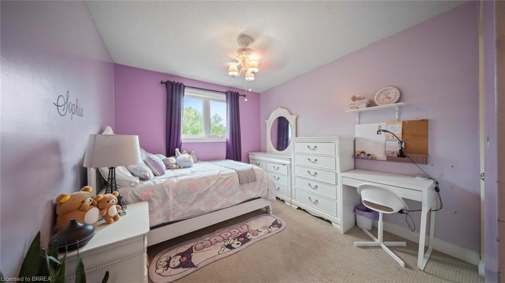 27 Gillin Road, Brantford, ON - Indoor Photo Showing Bedroom