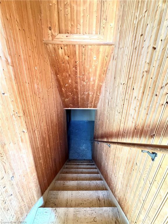 13 West Avenue, Stoney Creek, ON - Indoor Photo Showing Other Room