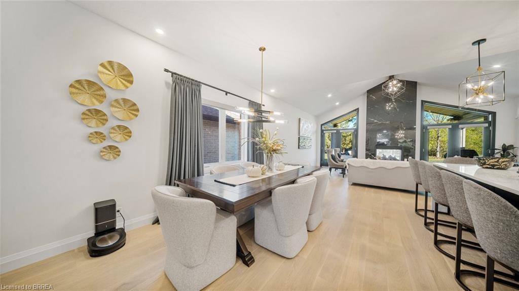 17-242 Mount Pleasant Street, Brantford, ON - Indoor Photo Showing Other Room