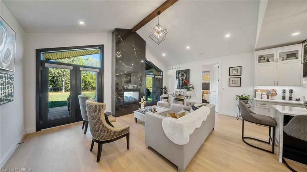 17-242 Mount Pleasant Street, Brantford, ON - Indoor Photo Showing Other Room