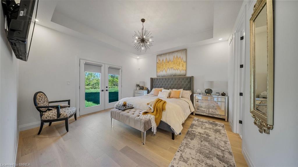 17-242 Mount Pleasant Street, Brantford, ON - Indoor Photo Showing Bedroom