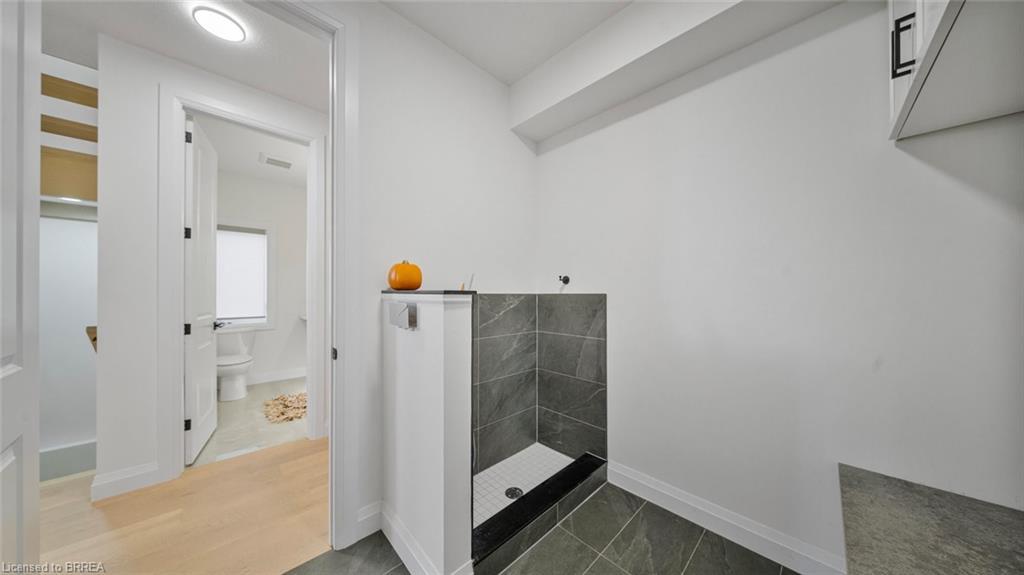 17-242 Mount Pleasant Street, Brantford, ON - Indoor Photo Showing Other Room