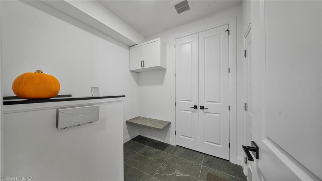 17-242 Mount Pleasant Street, Brantford, ON - Indoor Photo Showing Other Room