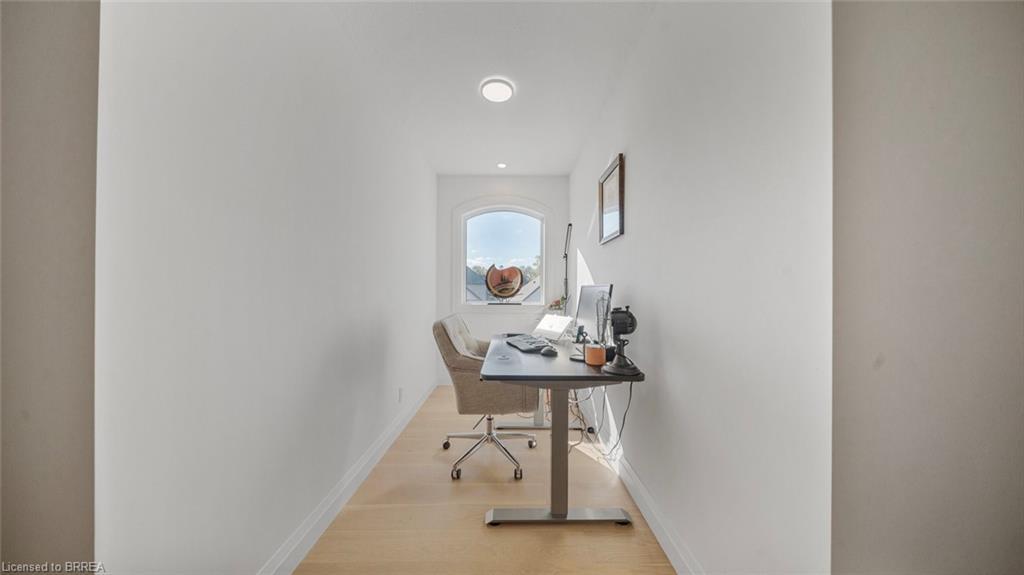 17-242 Mount Pleasant Street, Brantford, ON - Indoor Photo Showing Other Room