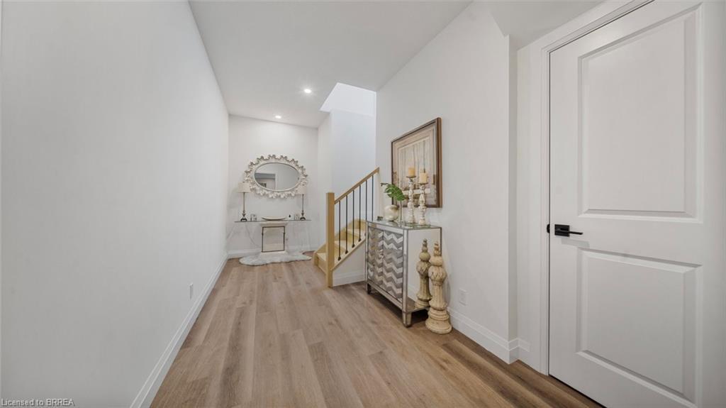 17-242 Mount Pleasant Street, Brantford, ON - Indoor Photo Showing Other Room