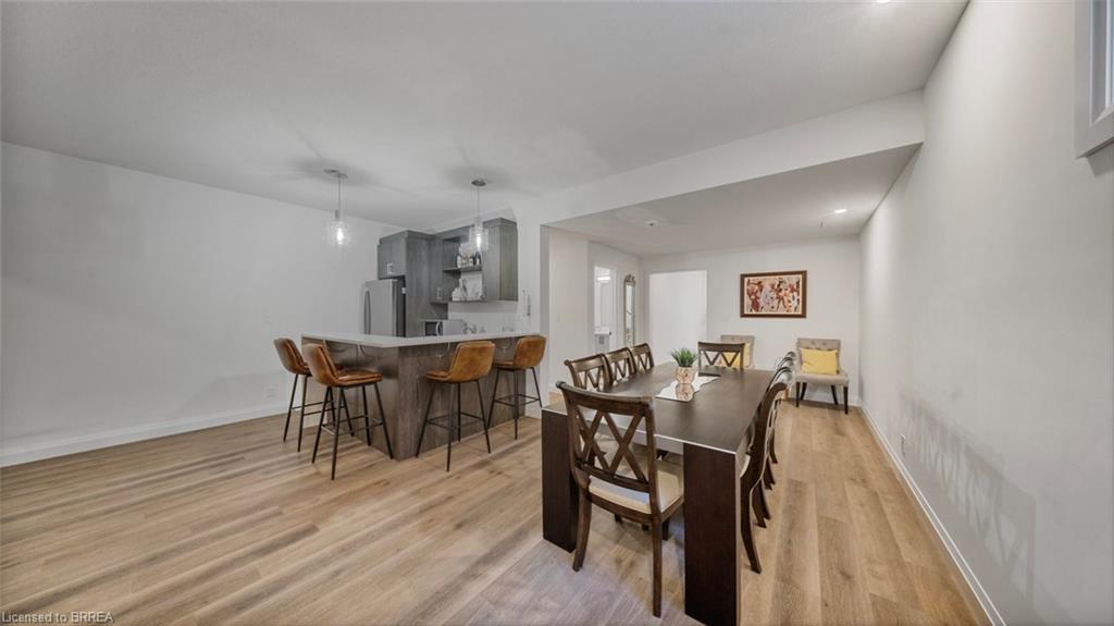 17-242 Mount Pleasant Street, Brantford, ON - Indoor Photo Showing Dining Room