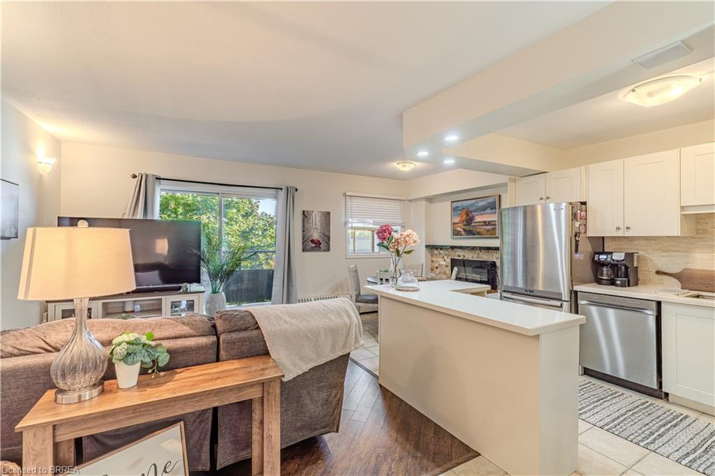 305-648 Grey Street, Brantford, ON - Indoor