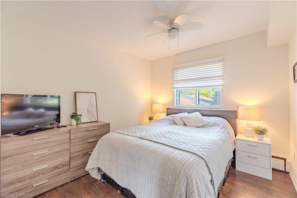 305-648 Grey Street, Brantford, ON - Indoor Photo Showing Bedroom