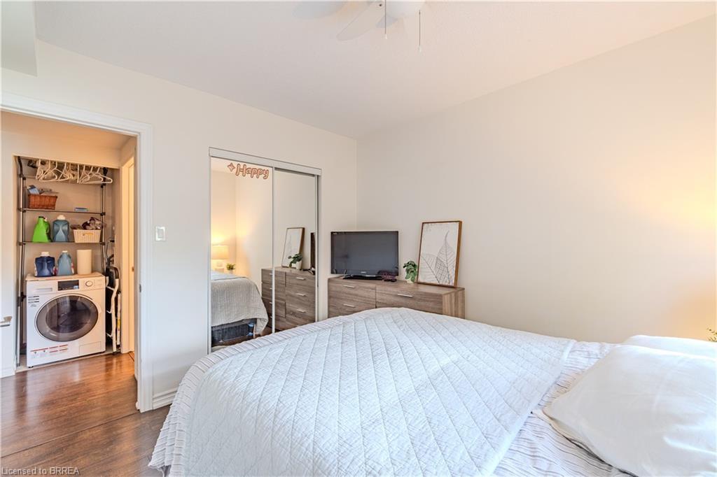 305-648 Grey Street, Brantford, ON - Indoor Photo Showing Bedroom