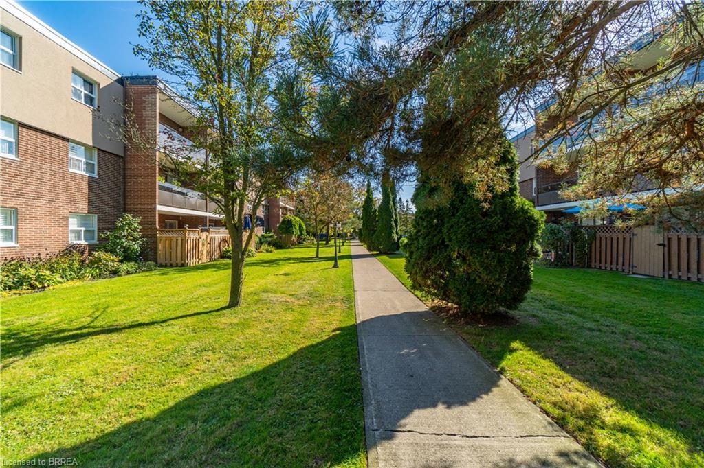 305-648 Grey Street, Brantford, ON - Outdoor