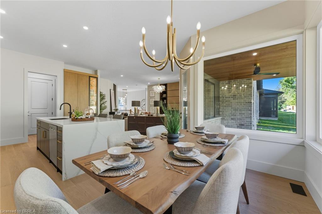 141 Parkside Drive, Brantford, ON - Indoor Photo Showing Dining Room