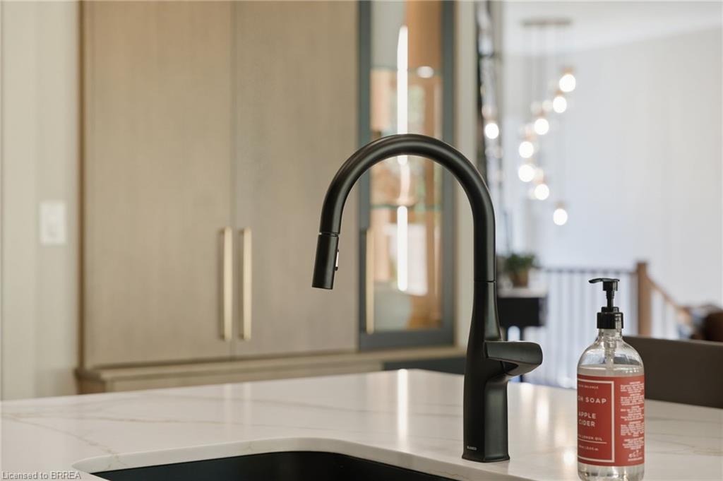 141 Parkside Drive, Brantford, ON - Indoor Photo Showing Other Room