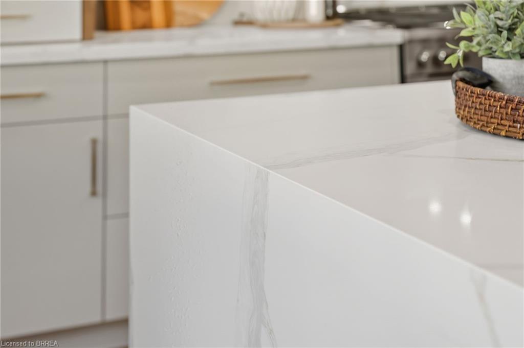 141 Parkside Drive, Brantford, ON - Indoor