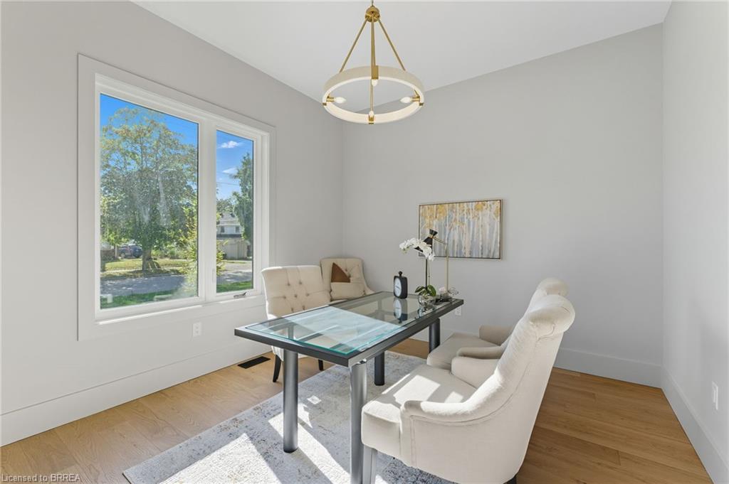 141 Parkside Drive, Brantford, ON - Indoor