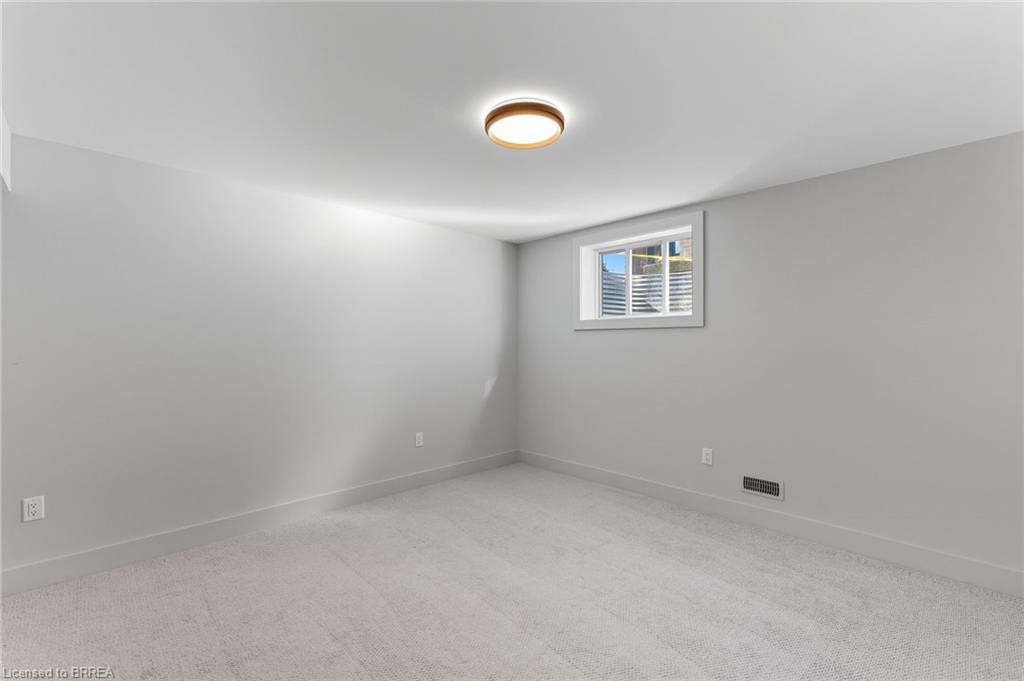 141 Parkside Drive, Brantford, ON - Indoor Photo Showing Other Room