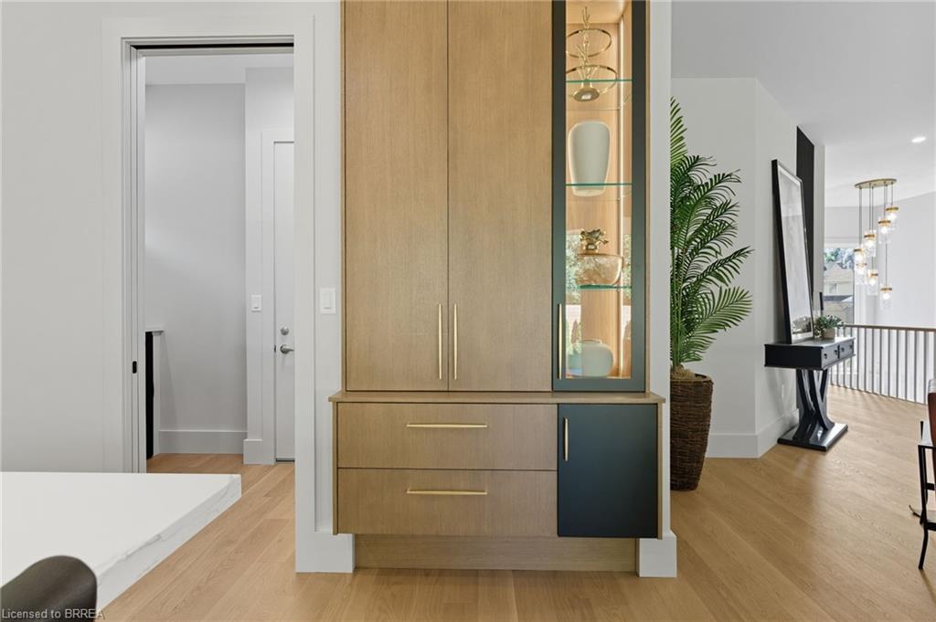 141 Parkside Drive, Brantford, ON - Indoor Photo Showing Other Room