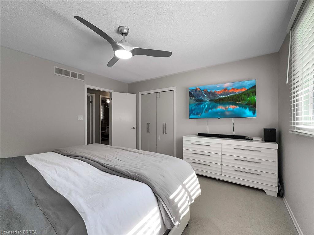 46 Davis Street W, Simcoe, ON - Indoor Photo Showing Bedroom