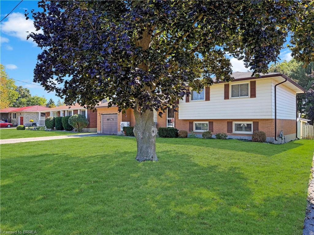 46 Davis Street W, Simcoe, ON - Outdoor With Facade