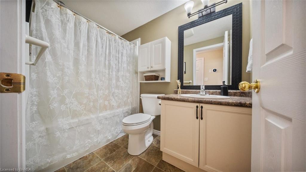 14-D-931 Glasgow Street, Kitchener, ON - Indoor Photo Showing Bathroom