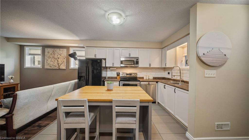 14-D-931 Glasgow Street, Kitchener, ON - Indoor