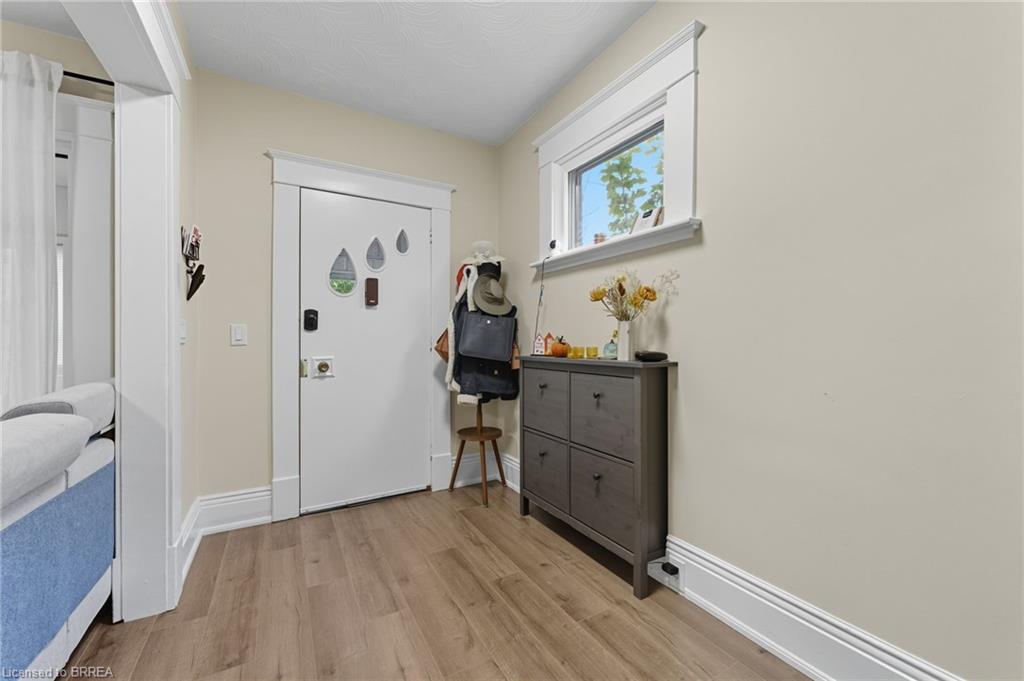 232 Brock Street, Brantford, ON - Indoor