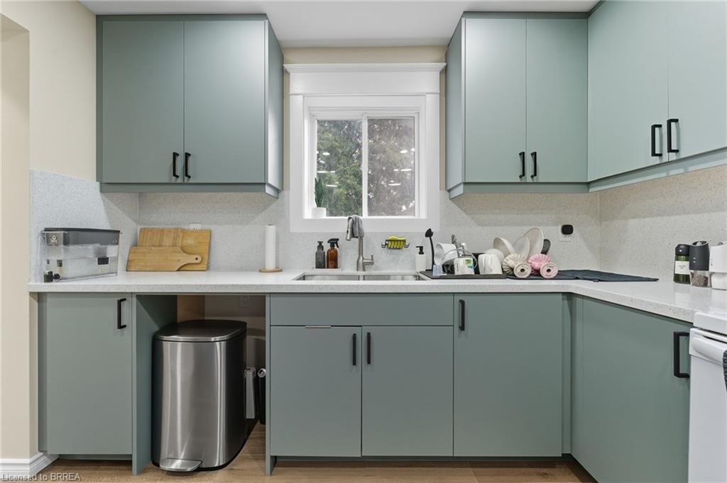 232 Brock Street, Brantford, ON - Indoor Photo Showing Kitchen
