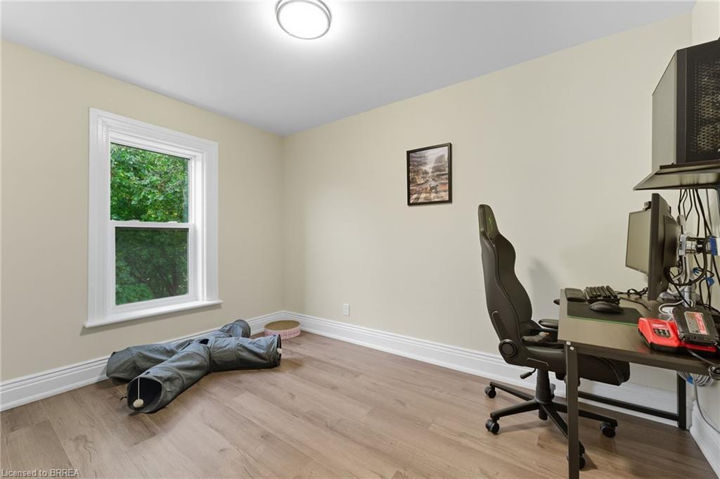 232 Brock Street, Brantford, ON - Indoor