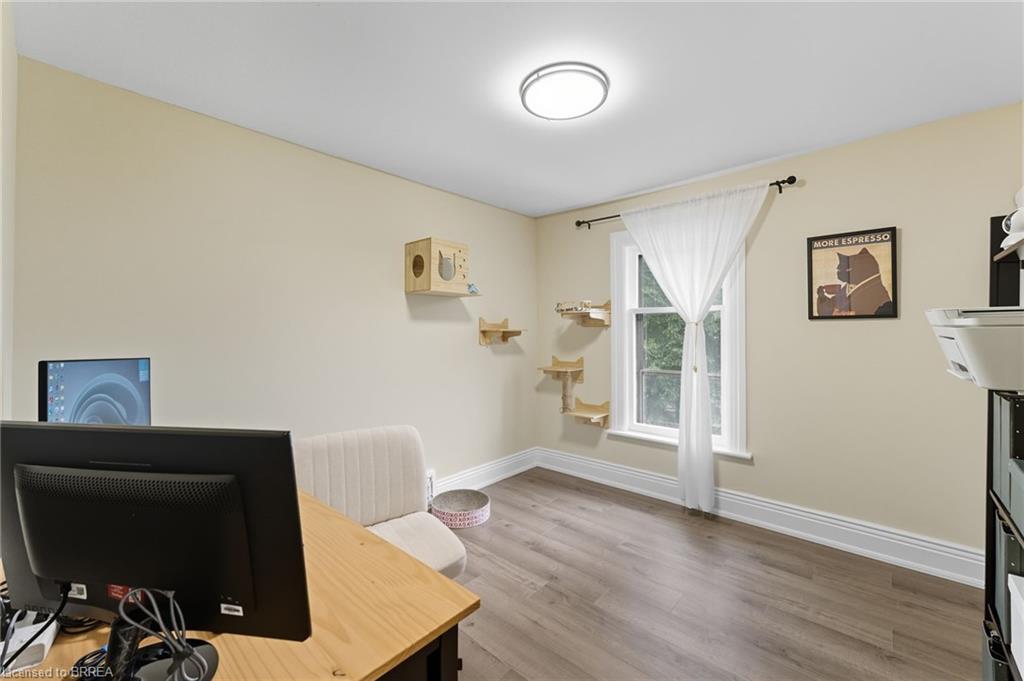 232 Brock Street, Brantford, ON - Indoor