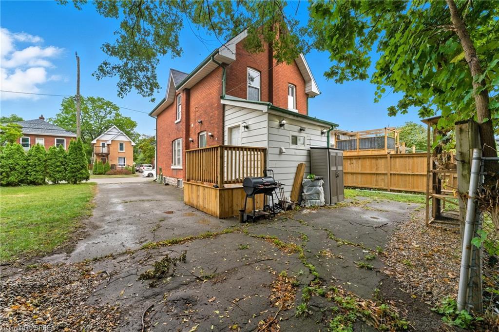 232 Brock Street, Brantford, ON - Outdoor