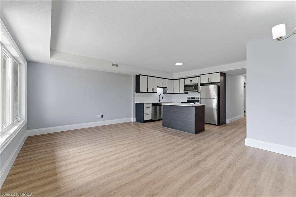 A17-160 Rochefort Street Street, Kitchener, ON - Indoor Photo Showing Kitchen