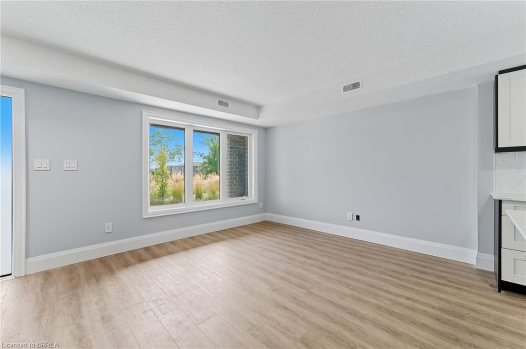 A17-160 Rochefort Street Street, Kitchener, ON - Indoor Photo Showing Other Room