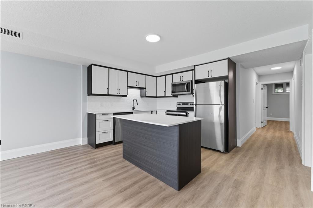 A17-160 Rochefort Street Street, Kitchener, ON - Indoor Photo Showing Kitchen