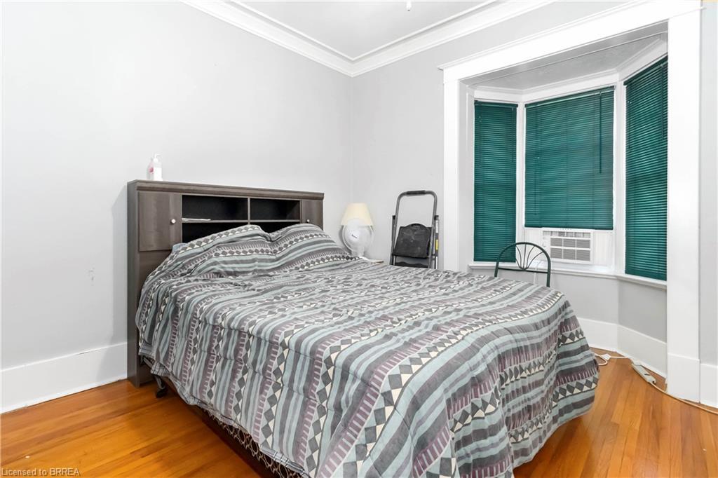 99 Dundas Street, Brantford, ON