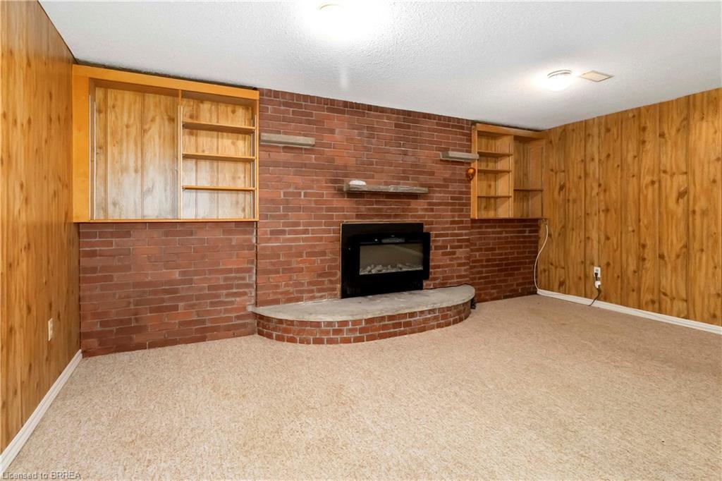 99 Dundas Street, Brantford, ON