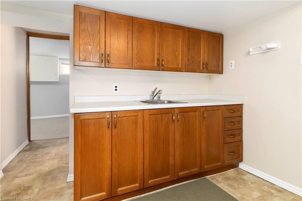 99 Dundas Street, Brantford, ON