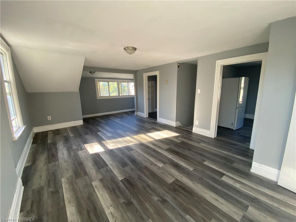 99 Dundas Street, Brantford, ON