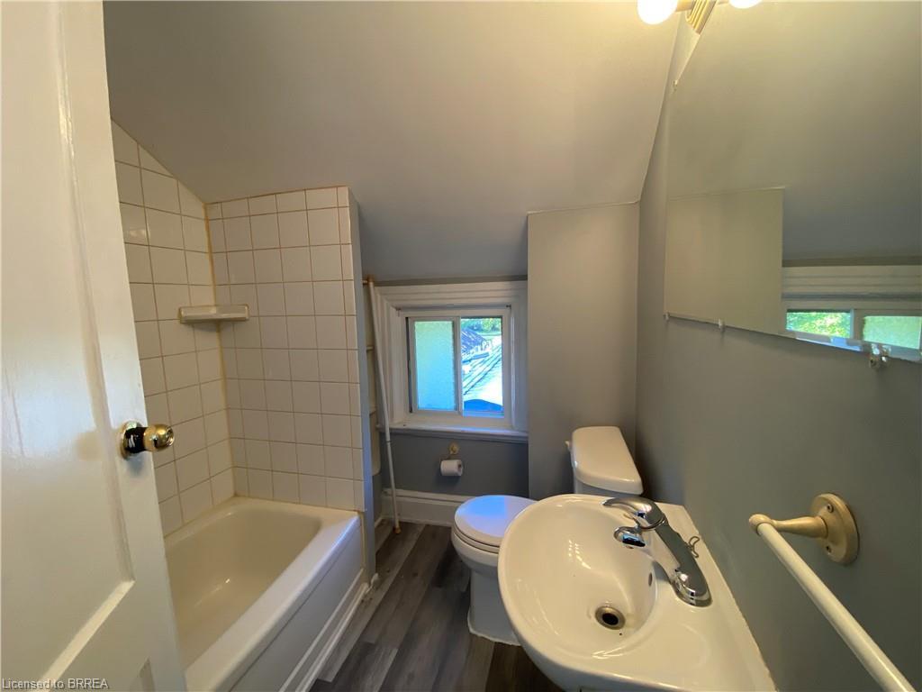 99 Dundas Street, Brantford, ON