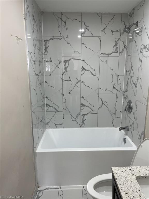 3-153 Albion Street, Brantford, ON - Indoor Photo Showing Bathroom