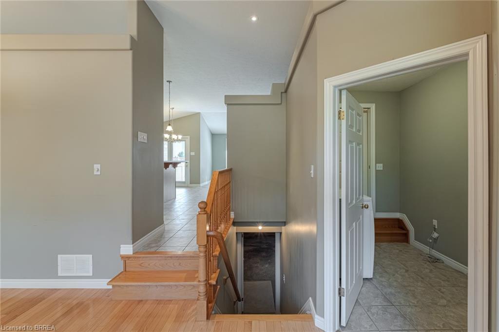 26 Macdonald Crescent, Brantford, ON - Indoor Photo Showing Other Room
