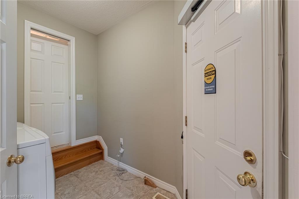 26 Macdonald Crescent, Brantford, ON - Indoor Photo Showing Other Room