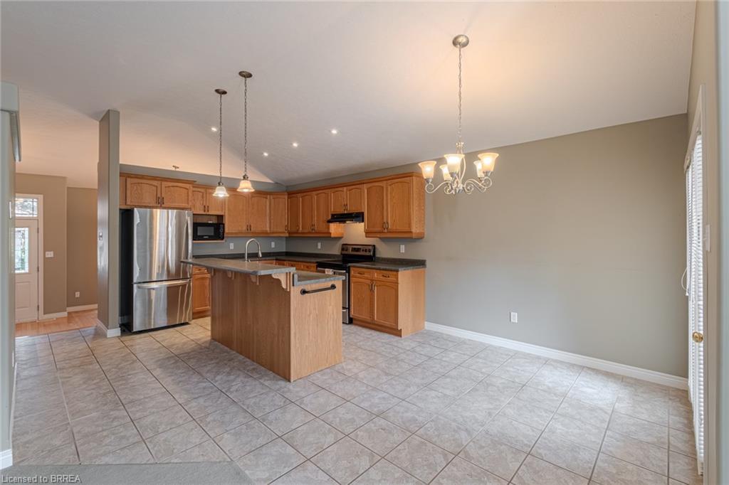 26 Macdonald Crescent, Brantford, ON - Indoor Photo Showing Kitchen