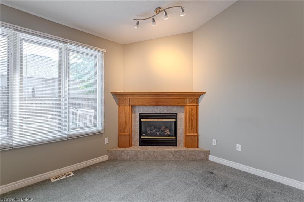 26 Macdonald Crescent, Brantford, ON - Indoor Photo Showing Living Room With Fireplace