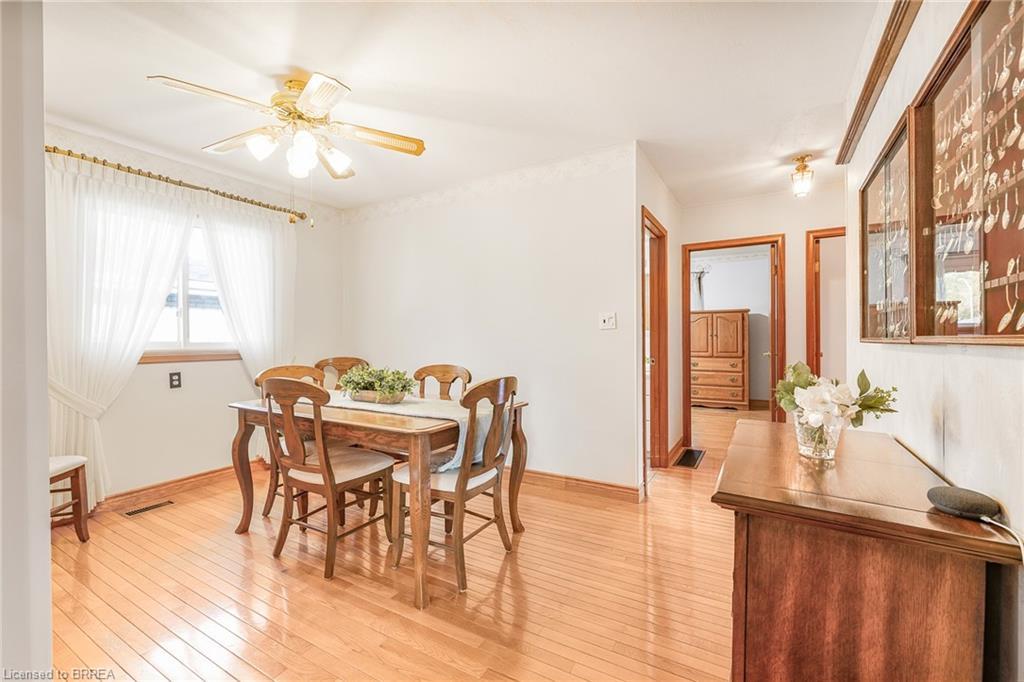 48 Ellenson Drive, Brantford, ON - Indoor Photo Showing Dining Room