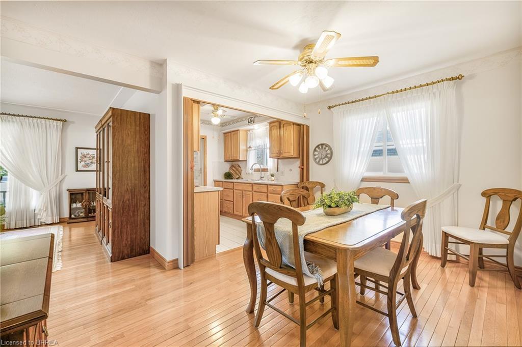48 Ellenson Drive, Brantford, ON - Indoor Photo Showing Dining Room