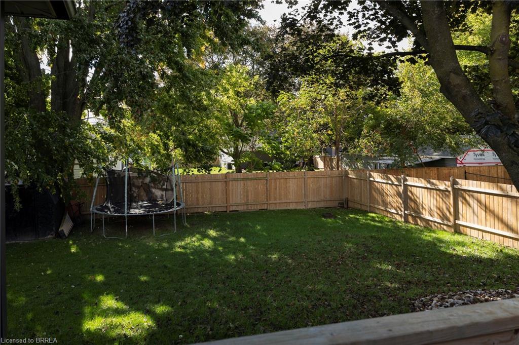 92 Sovereign Street W, Waterford, ON - Outdoor With Backyard