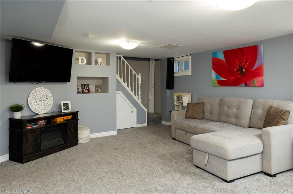 92 Sovereign Street W, Waterford, ON - Indoor Photo Showing Other Room