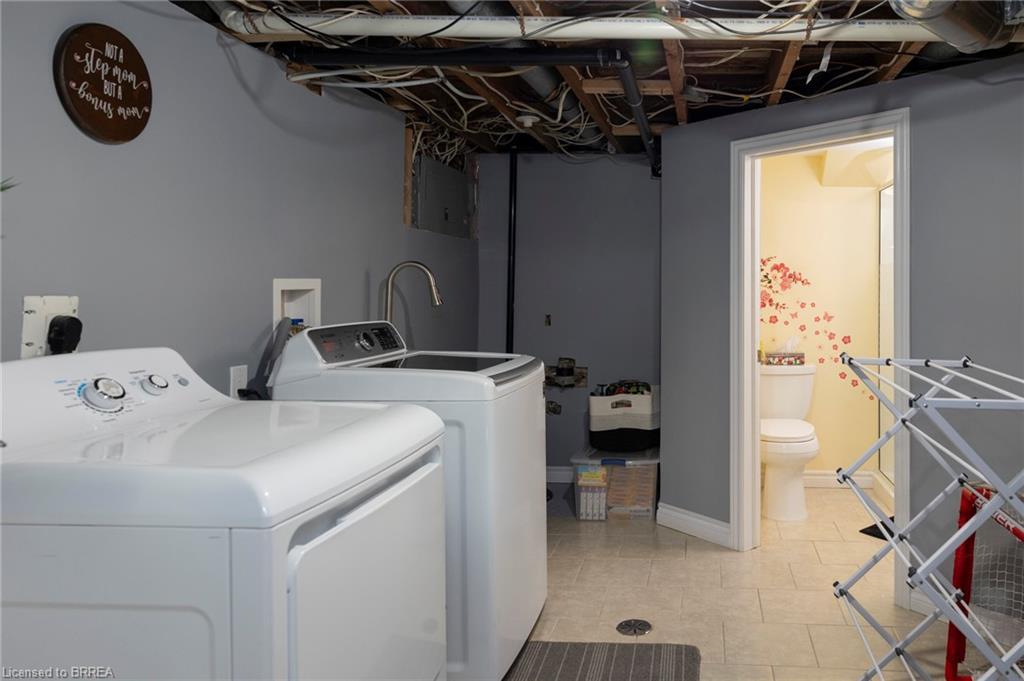 92 Sovereign Street W, Waterford, ON - Indoor Photo Showing Laundry Room